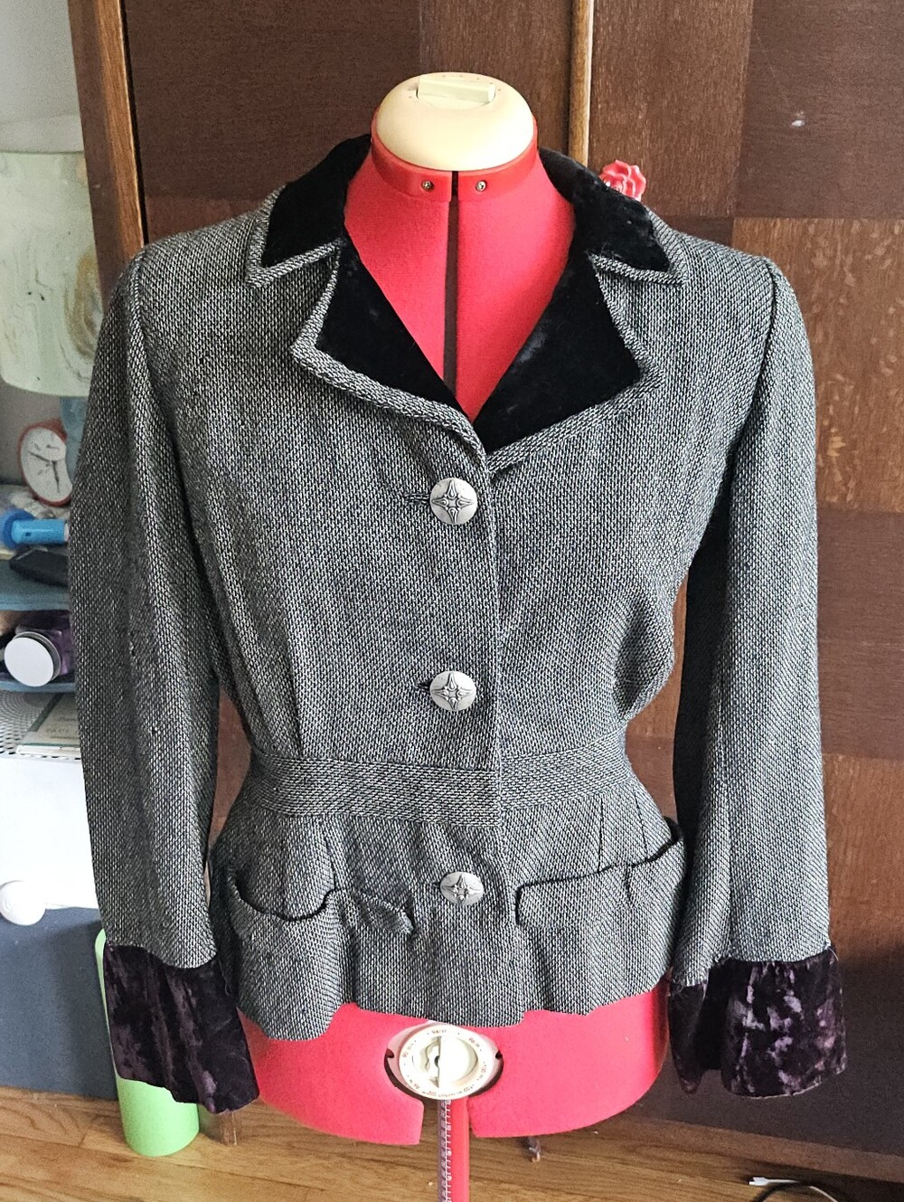 Genuine 1940s Vintage Womens Gray Tweed Jacket with Black Velvet Trim